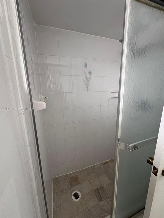 For Rent: $2,150 (1 beds, 2 baths, 1090 Square Feet)