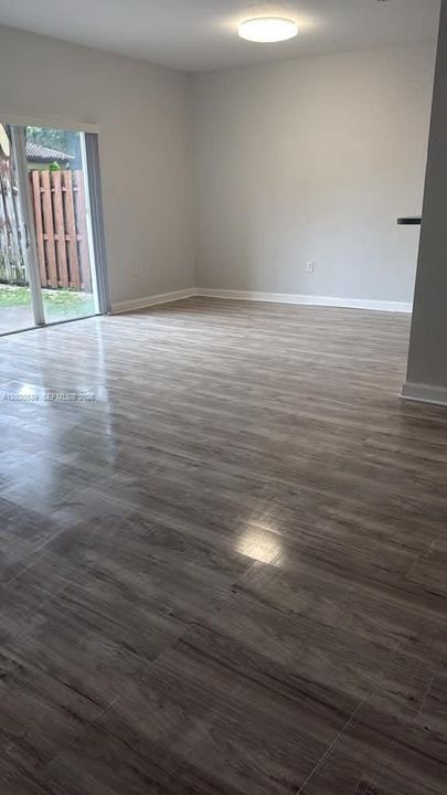 Activo con contrato: $2,000 (3 camas, 2 baños, 1062 Pies cuadrados)