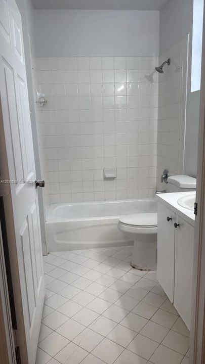 Activo con contrato: $2,000 (3 camas, 2 baños, 1062 Pies cuadrados)