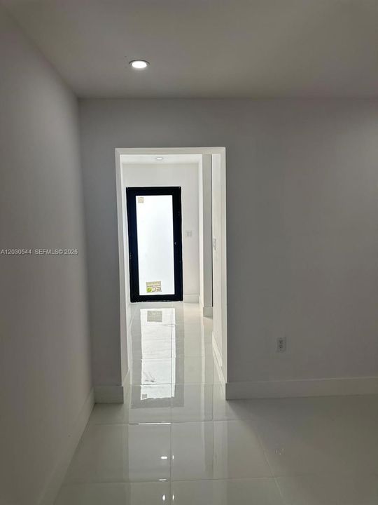В аренду: $4,500 (4 спален, 3 ванн, 1826 Квадратных фут)