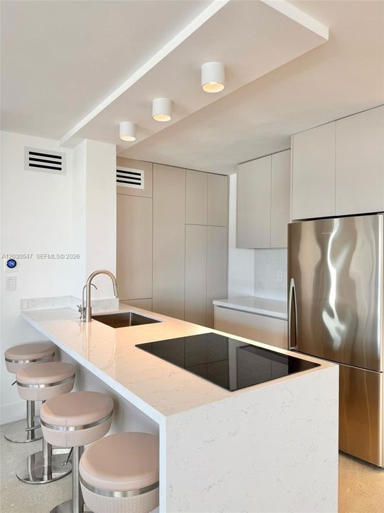 For Rent: $3,500 (0 beds, 0 baths, 830 Square Feet)