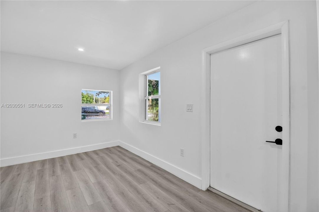 For Sale: $599,000 (4 beds, 1 baths, 1353 Square Feet)