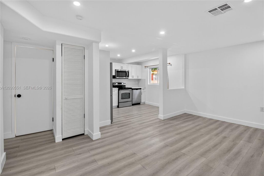 For Sale: $599,000 (4 beds, 1 baths, 1353 Square Feet)