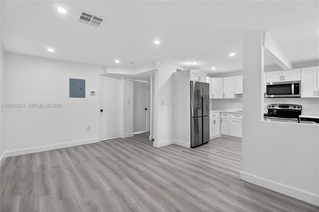 For Sale: $599,000 (4 beds, 1 baths, 1353 Square Feet)