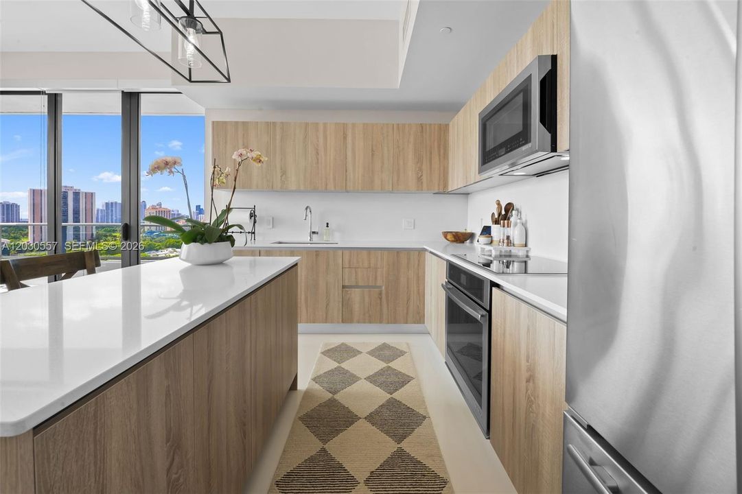For Sale: $1,075,000 (2 beds, 2 baths, 1368 Square Feet)
