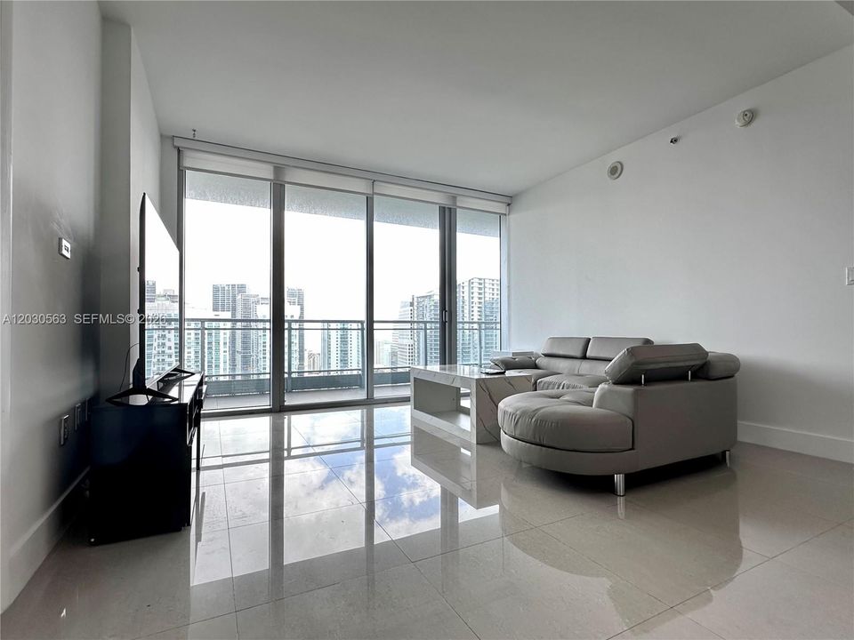 For Rent: $4,200 (2 beds, 2 baths, 1118 Square Feet)