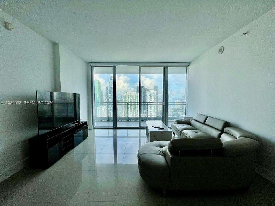 For Rent: $4,200 (2 beds, 2 baths, 1118 Square Feet)