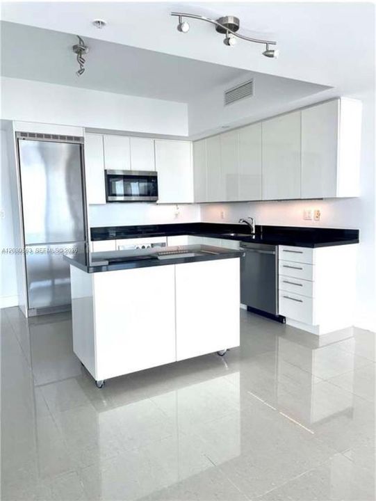 For Rent: $4,200 (2 beds, 2 baths, 1118 Square Feet)
