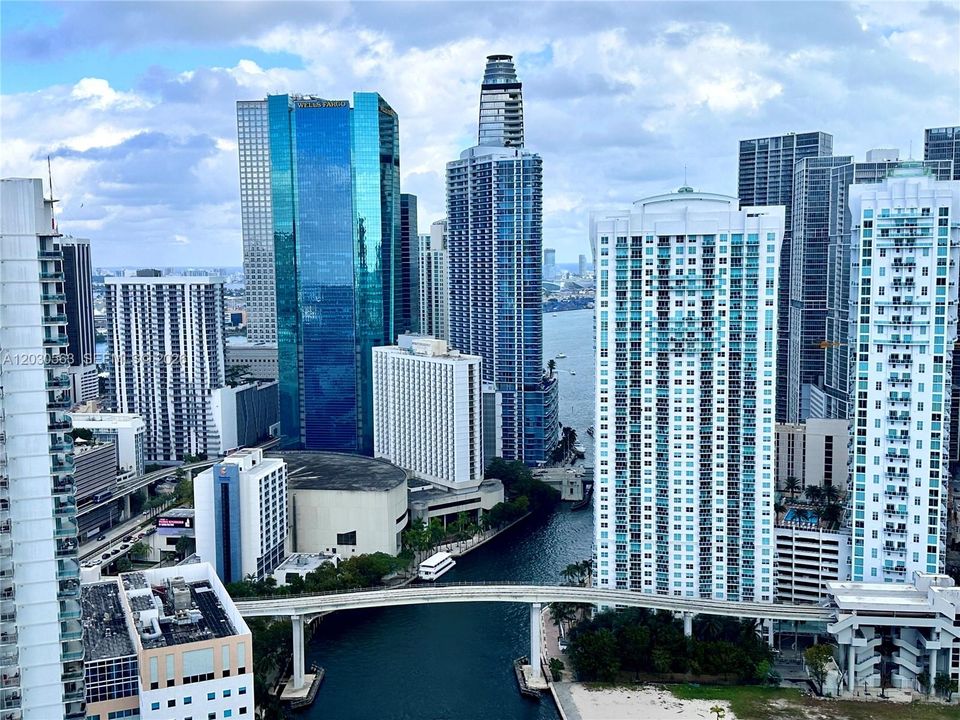 For Rent: $4,200 (2 beds, 2 baths, 1118 Square Feet)