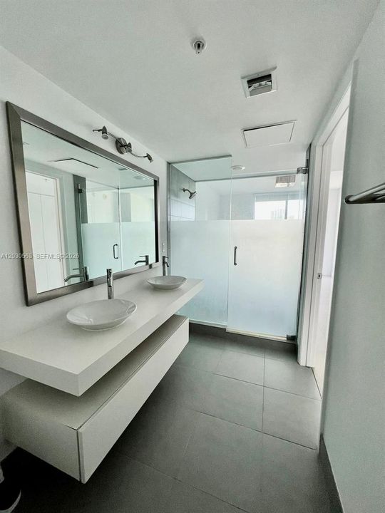 For Rent: $4,200 (2 beds, 2 baths, 1118 Square Feet)