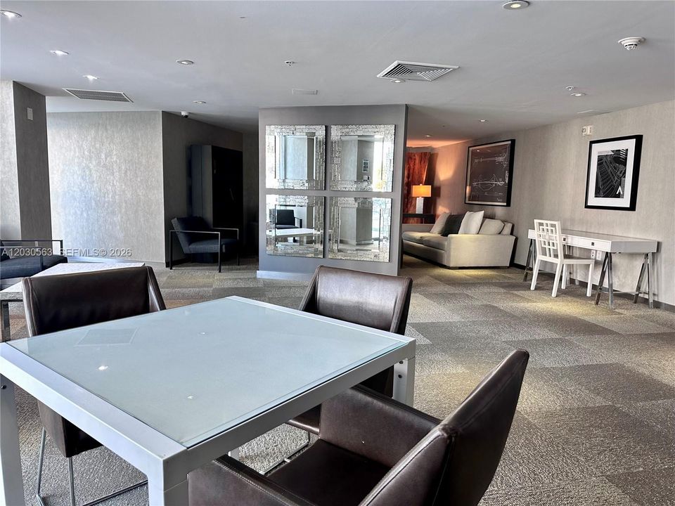 For Rent: $4,200 (2 beds, 2 baths, 1118 Square Feet)
