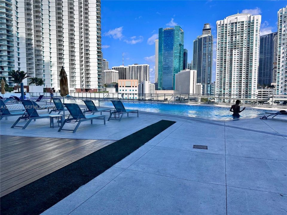 For Rent: $4,200 (2 beds, 2 baths, 1118 Square Feet)