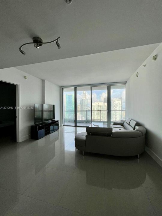 For Rent: $4,200 (2 beds, 2 baths, 1118 Square Feet)