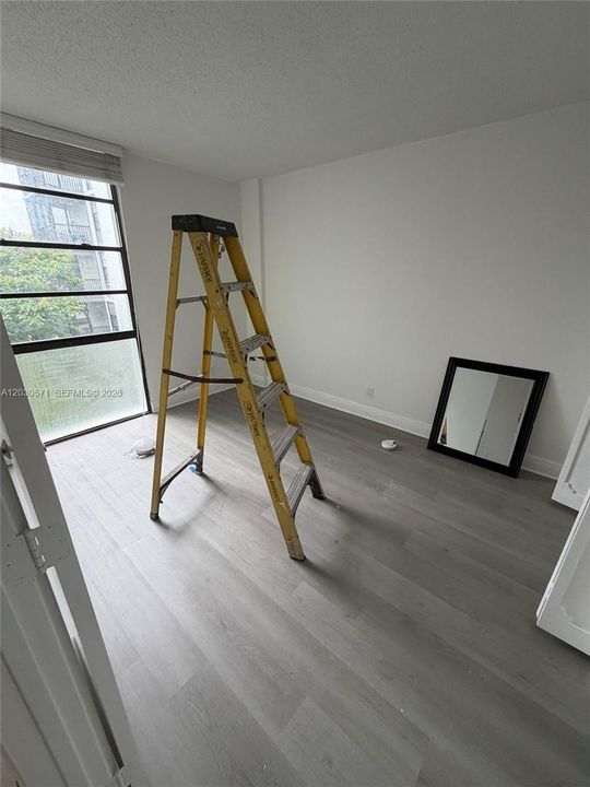 На продажу: $235,000 (2 спален, 2 ванн, 994 Квадратных фут)