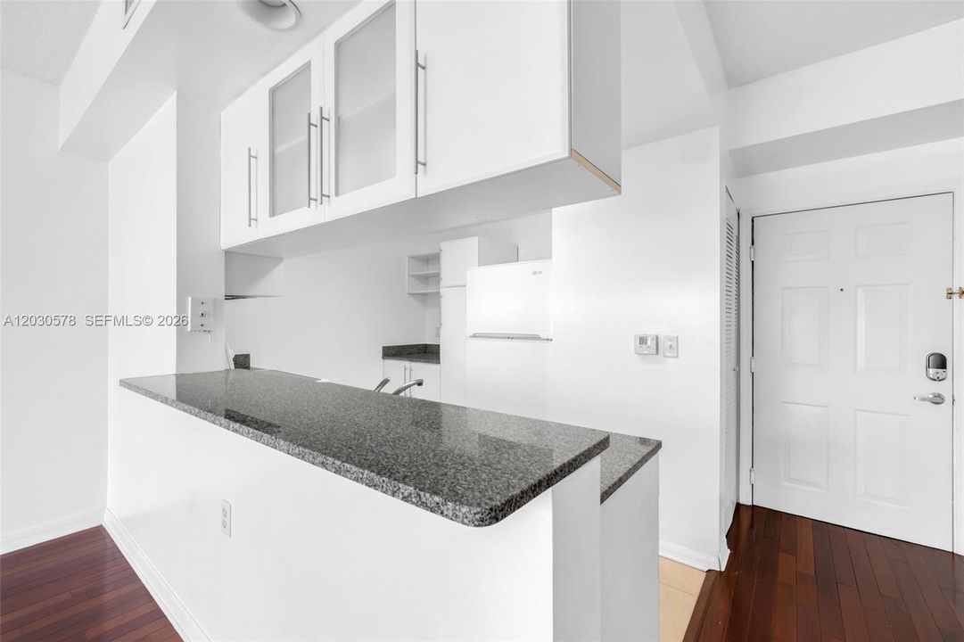 Activo con contrato: $314,999 (1 camas, 1 baños, 749 Pies cuadrados)