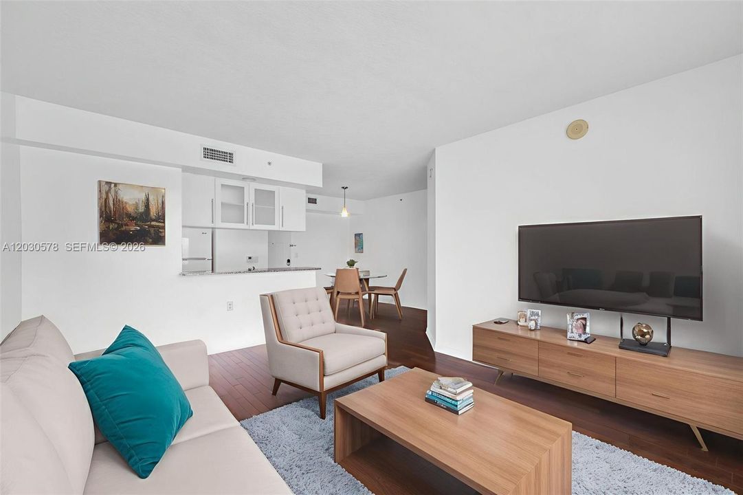 Activo con contrato: $314,999 (1 camas, 1 baños, 749 Pies cuadrados)