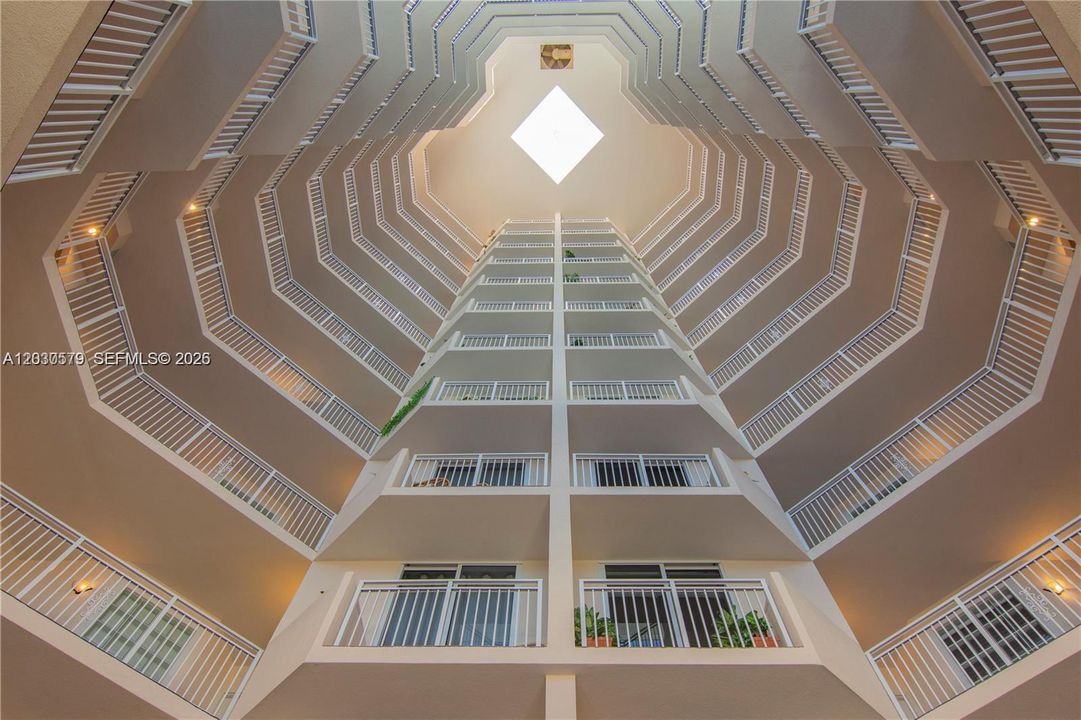 На продажу: $799,000 (3 спален, 2 ванн, 2143 Квадратных фут)
