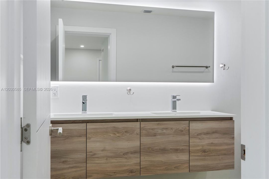 For Sale: $1,680,000 (4 beds, 3 baths, 1681 Square Feet)
