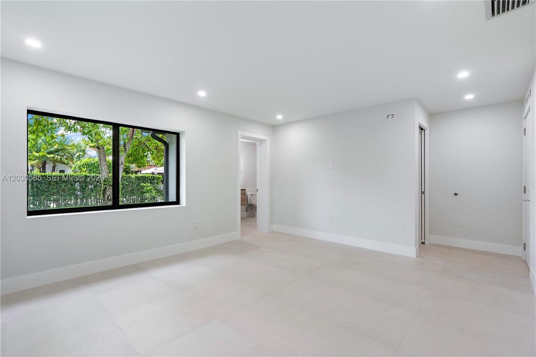 For Sale: $1,680,000 (4 beds, 3 baths, 1681 Square Feet)
