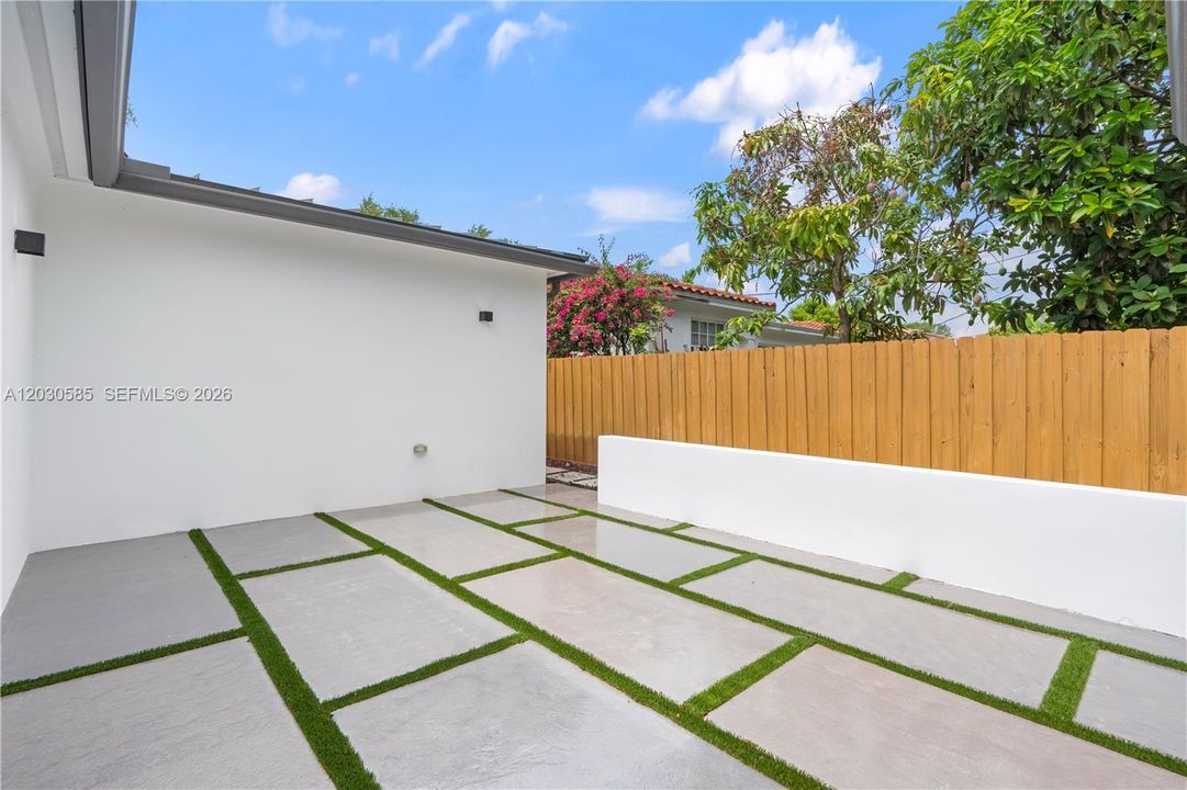 For Sale: $1,680,000 (4 beds, 3 baths, 1681 Square Feet)