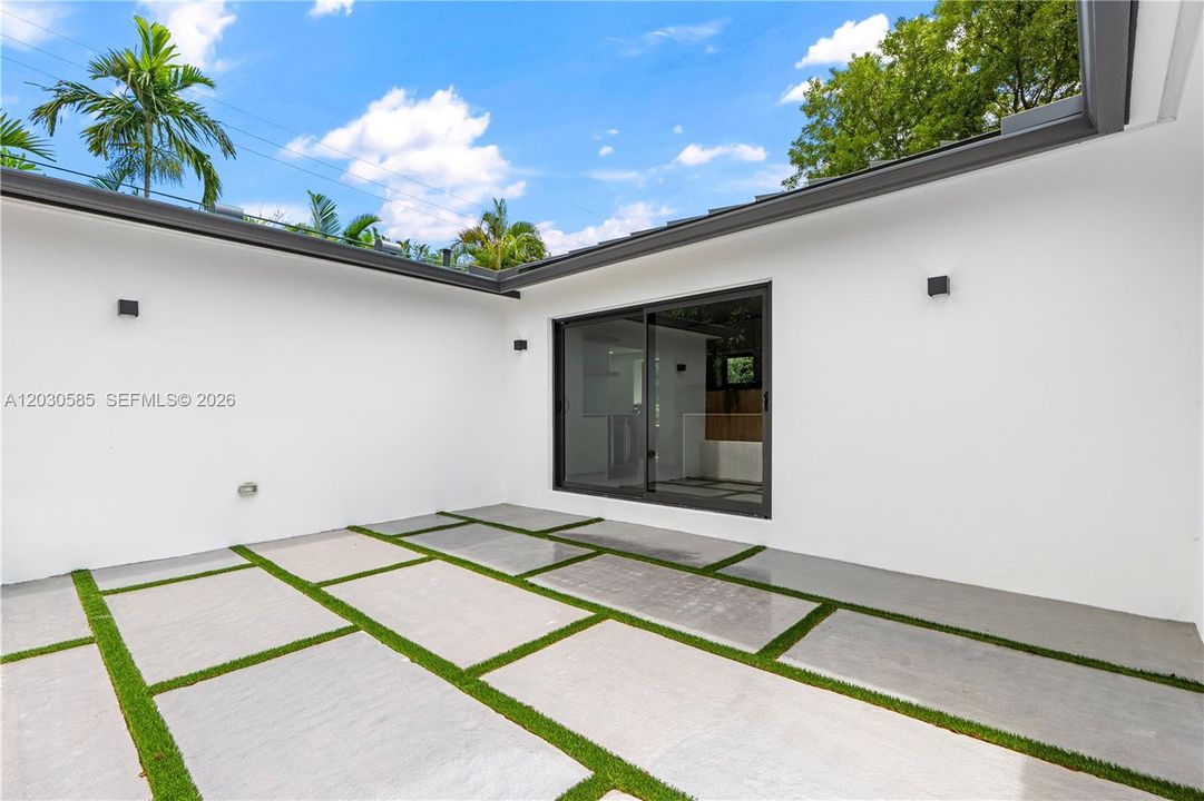 For Sale: $1,680,000 (4 beds, 3 baths, 1681 Square Feet)