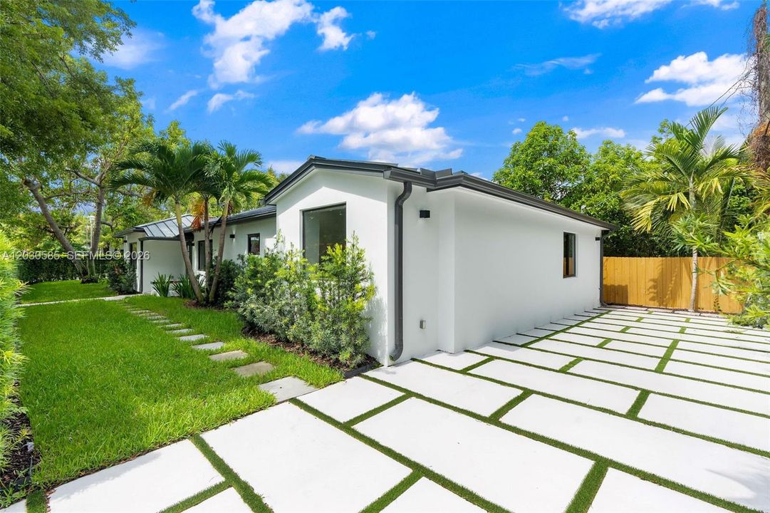 For Sale: $1,680,000 (4 beds, 3 baths, 1681 Square Feet)