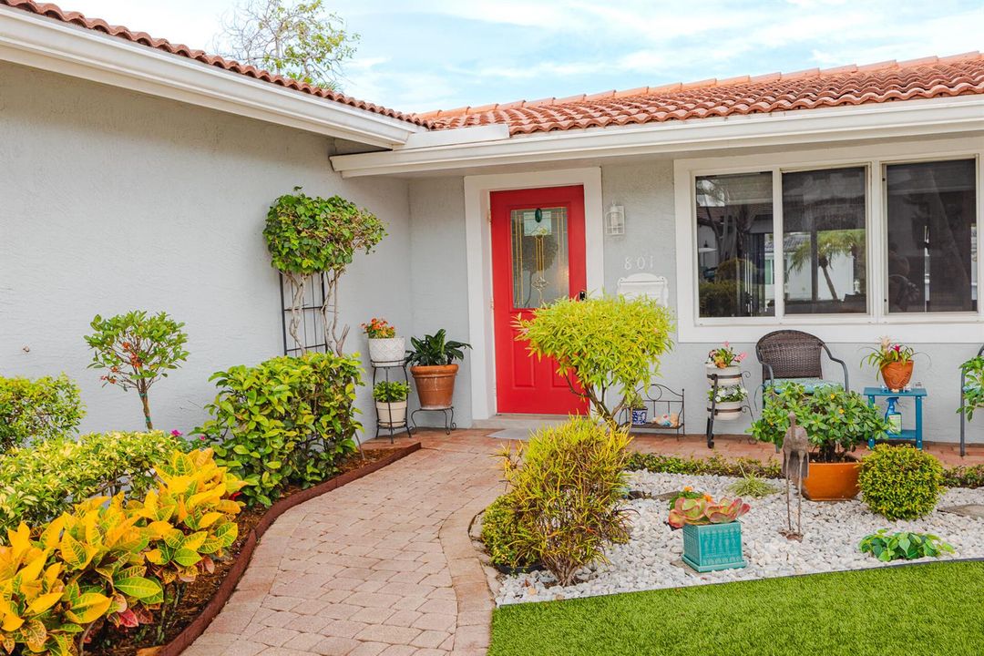 801SE5thTerrace-68