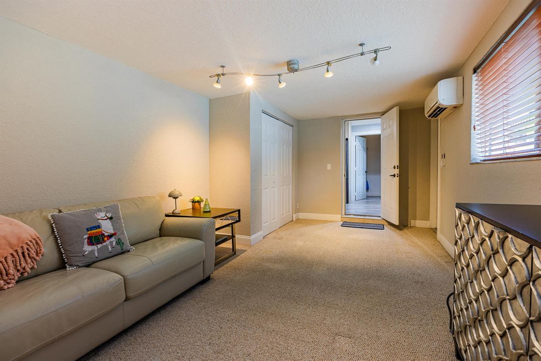 801SE5thTerrace-10