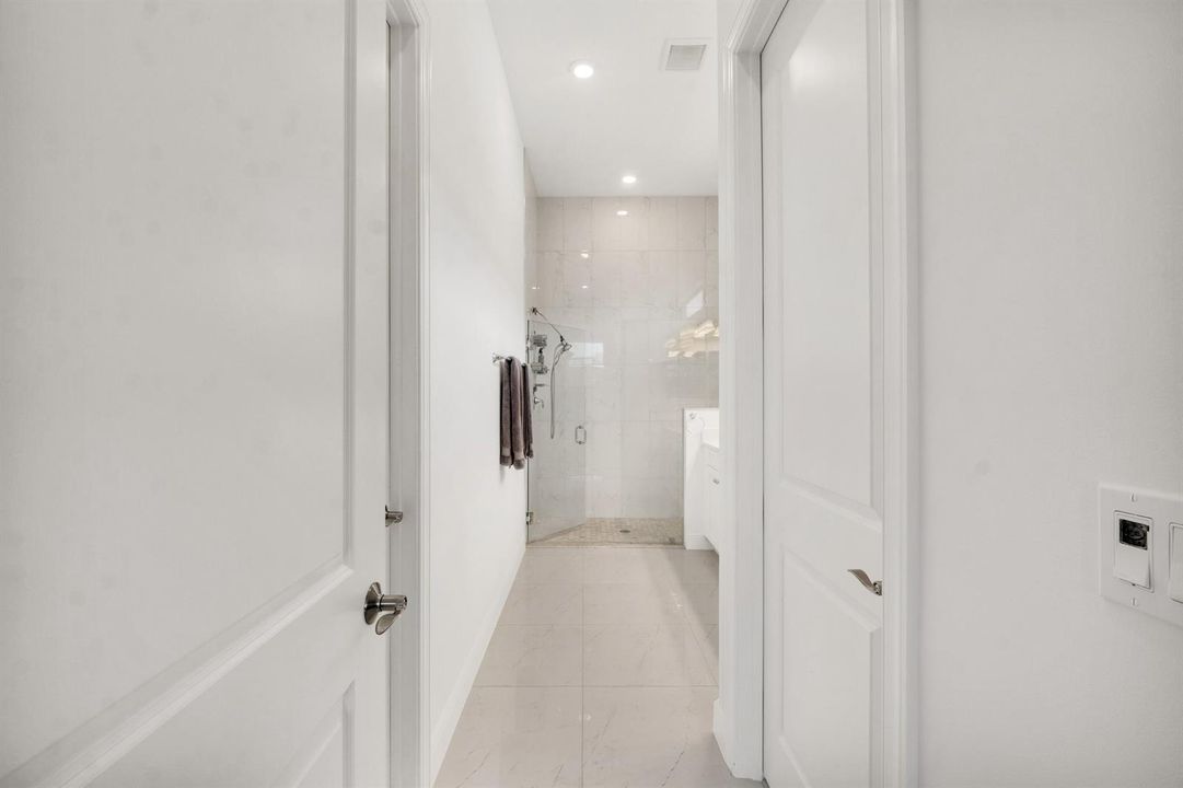 5357 St Armands Way-46