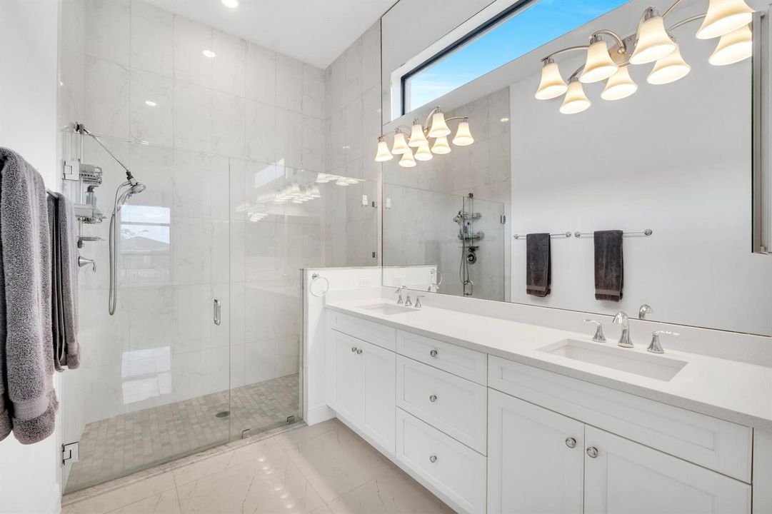 5357 St Armands Way-44