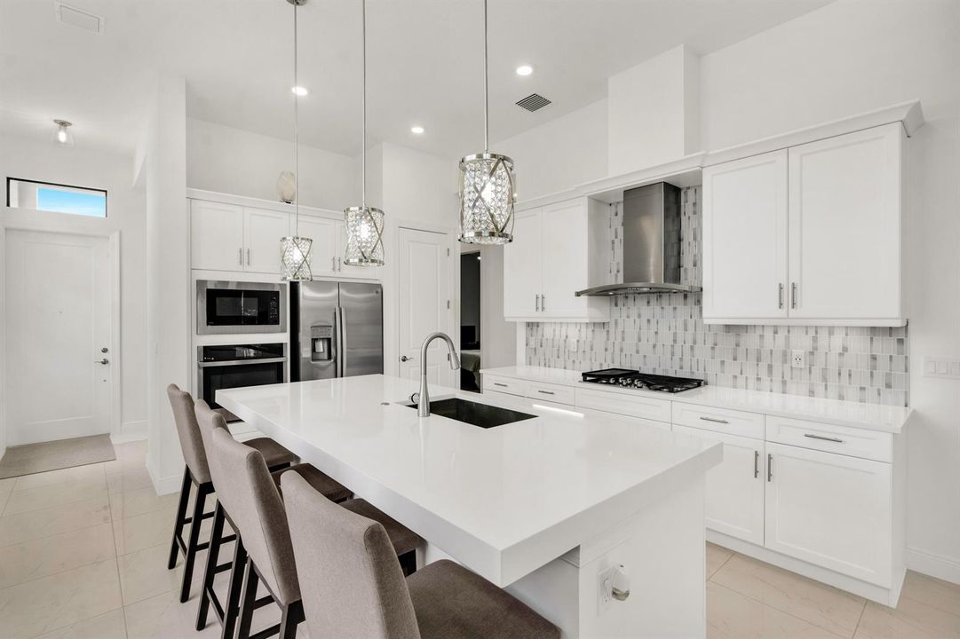5357 St Armands Way-33
