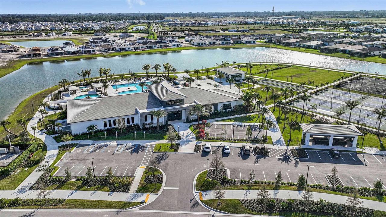 lrg_cresswind-at-palm-beach-amenity-cent