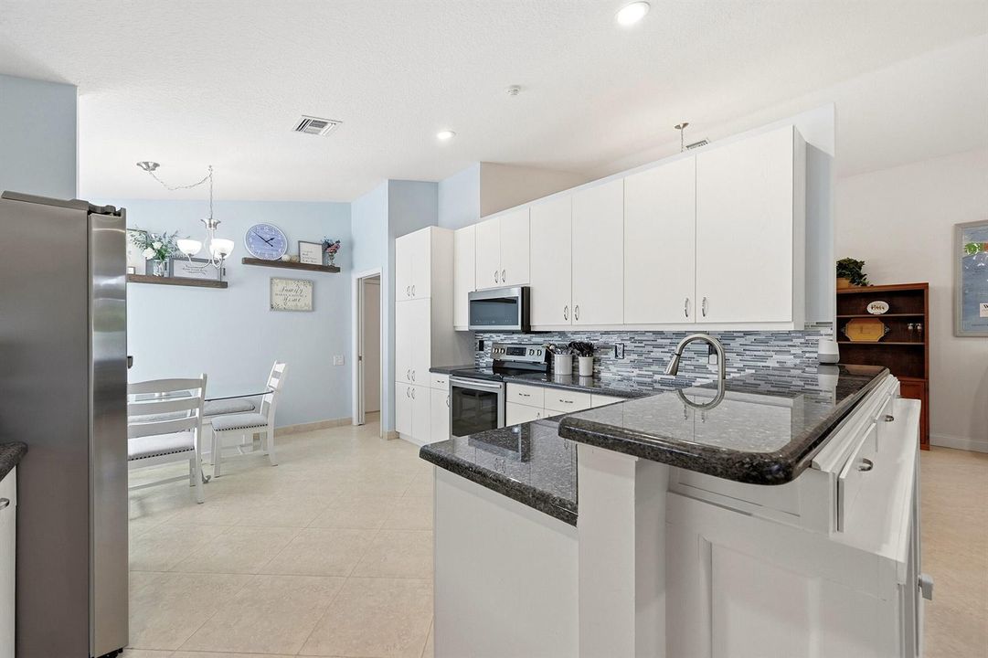 5081 Glenville Dr - Kitchen 1