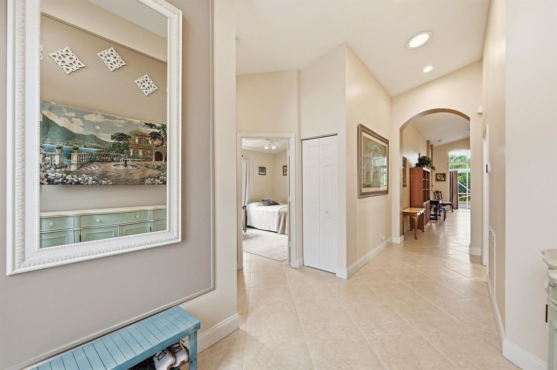 5081 Glenville Dr - Foyer 2