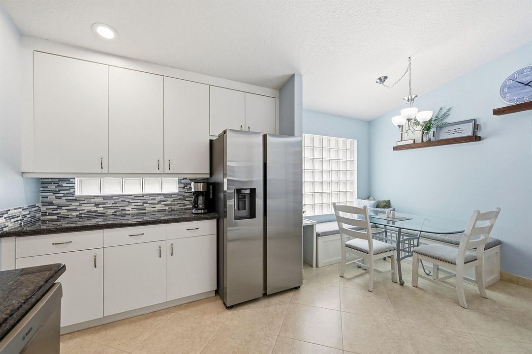 5081 Glenville Dr - Kitchen 4