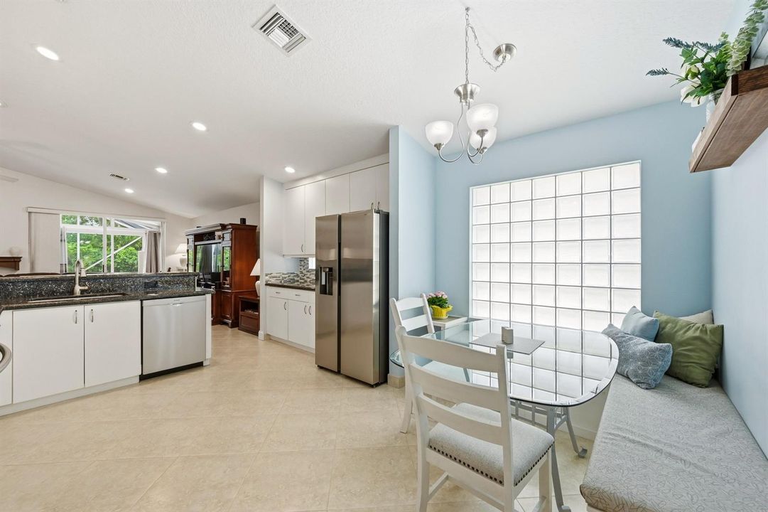 5081 Glenville Dr - Kitchen 5