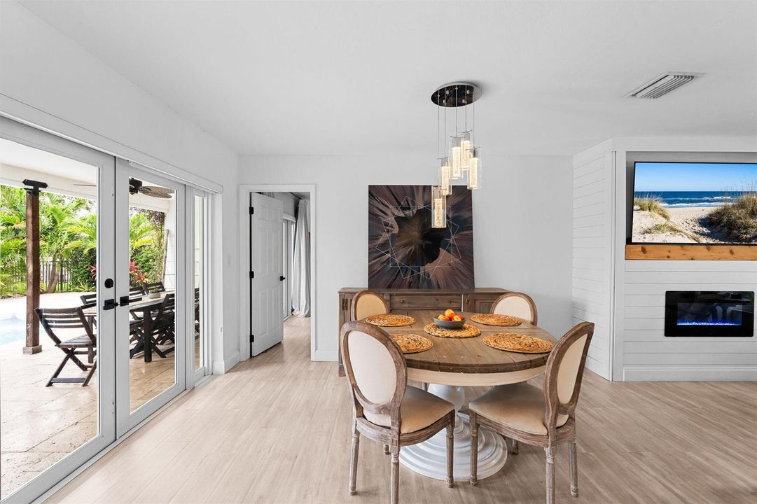 13-web-or-mls-A7407767