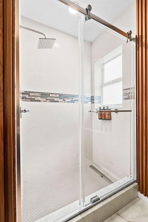 32-web-or-mls-A7407731