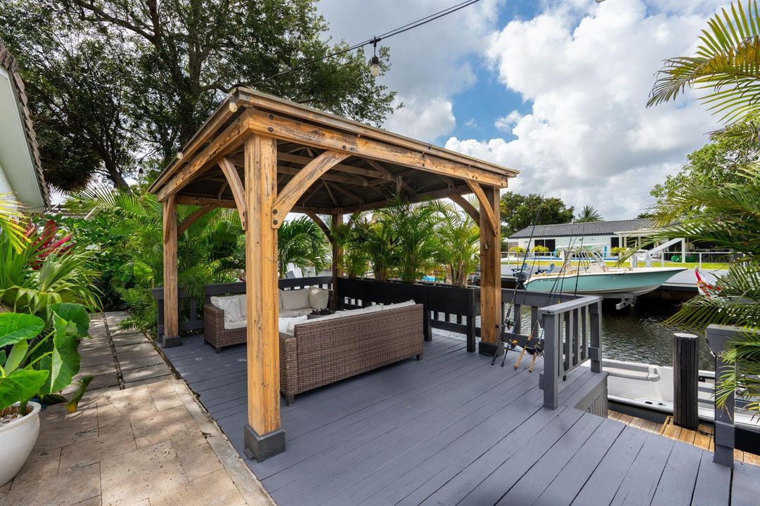 53-web-or-mls-A7407659