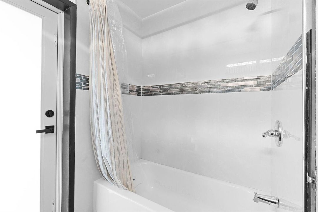 40-web-or-mls-A7407686