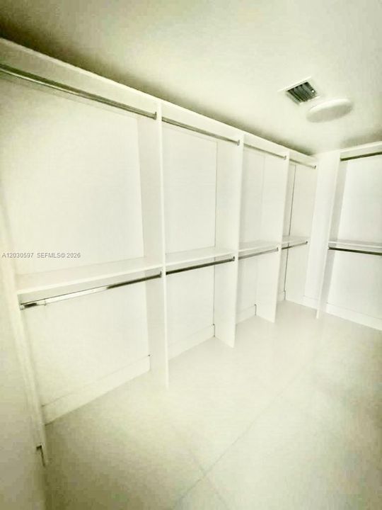 For Rent: $5,100 (2 beds, 3 baths, 1553 Square Feet)