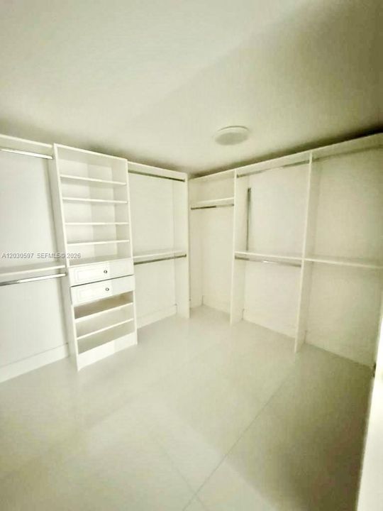 For Rent: $5,100 (2 beds, 3 baths, 1553 Square Feet)