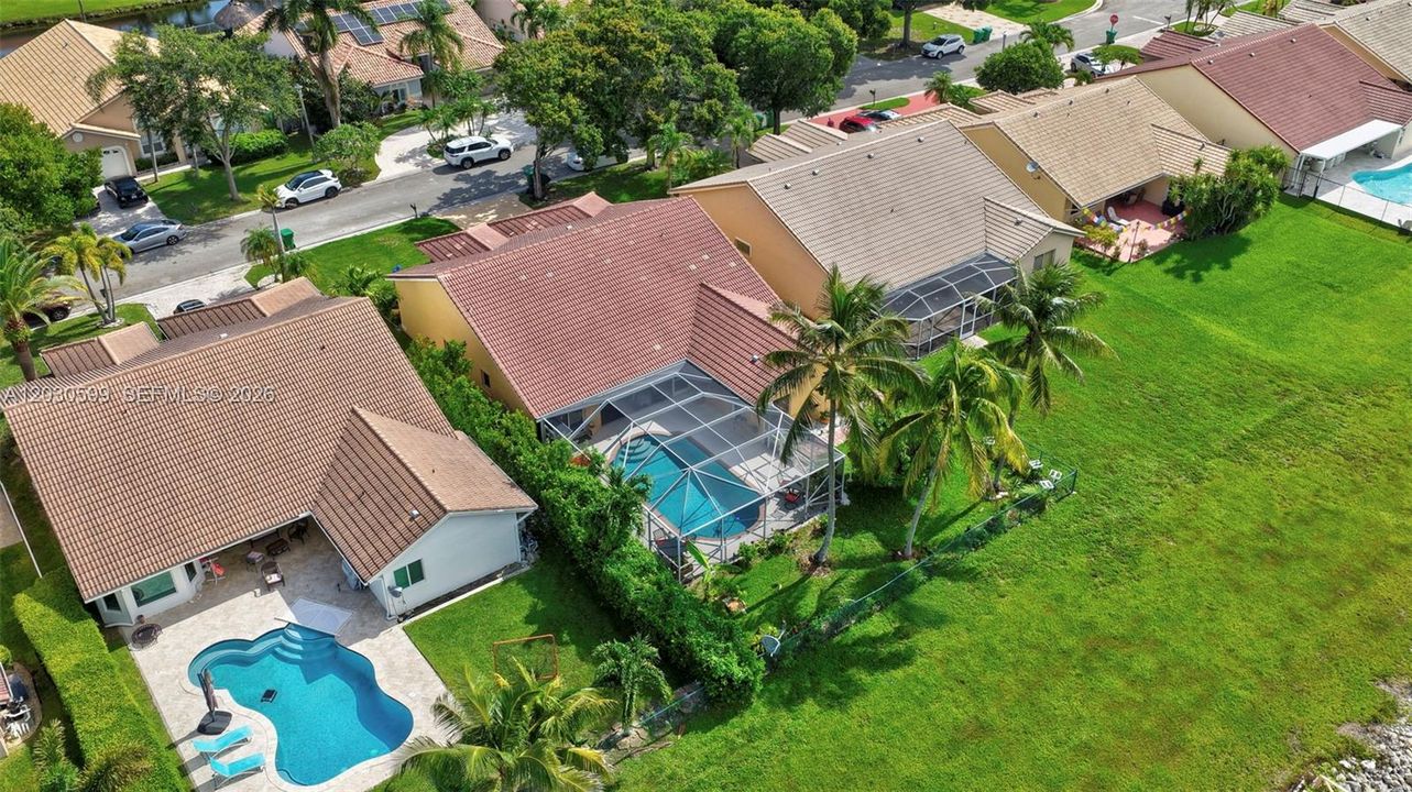 На продажу: $830,000 (4 спален, 2 ванн, 2375 Квадратных фут)