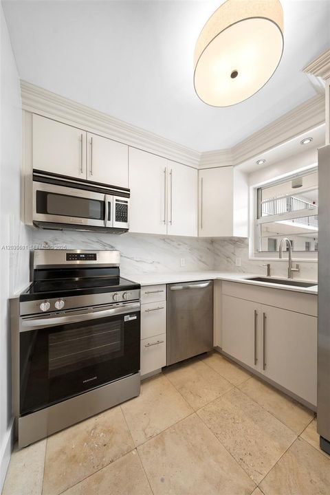 В аренду: $3,250 (1 спален, 1 ванн, 715 Квадратных фут)