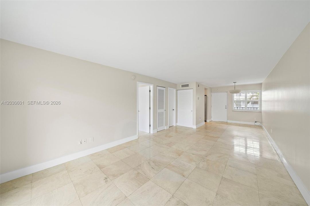 В аренду: $3,250 (1 спален, 1 ванн, 715 Квадратных фут)