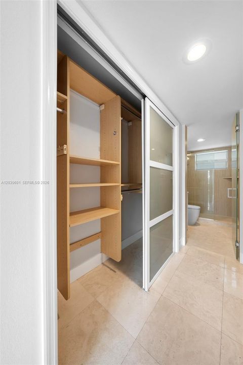 В аренду: $3,250 (1 спален, 1 ванн, 715 Квадратных фут)