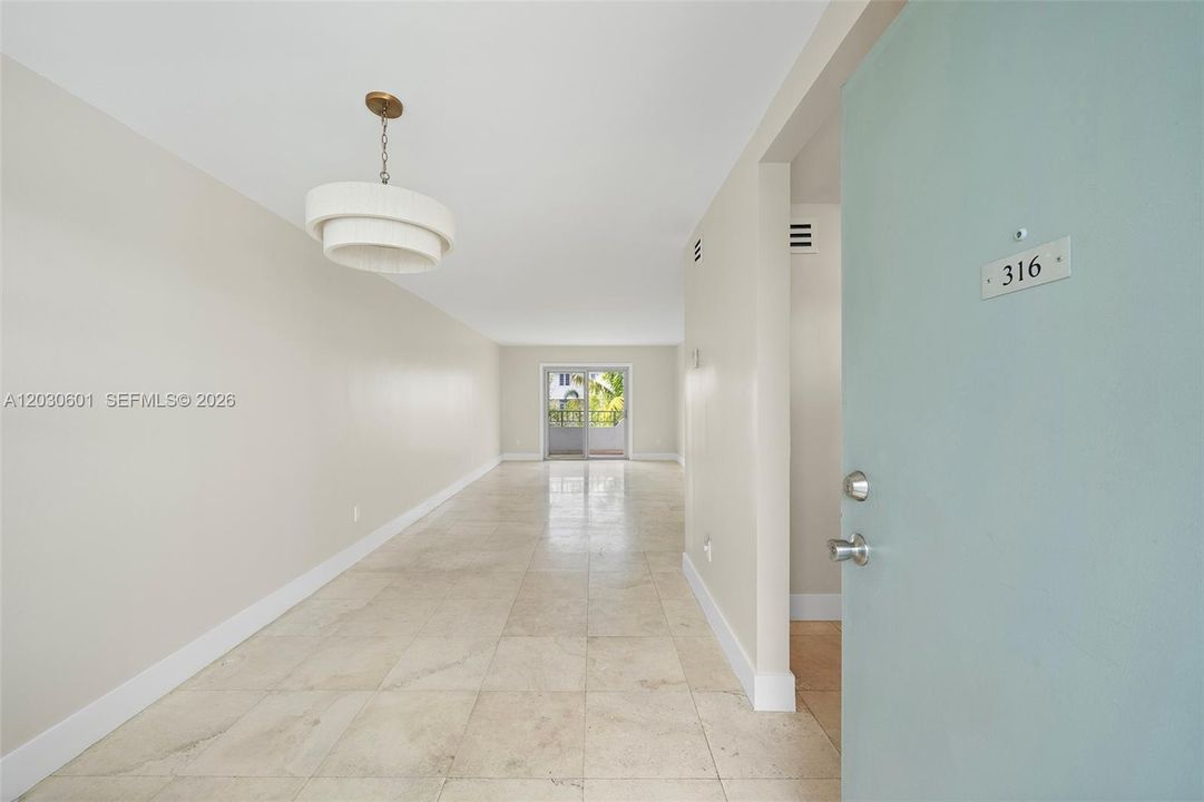 В аренду: $3,250 (1 спален, 1 ванн, 715 Квадратных фут)