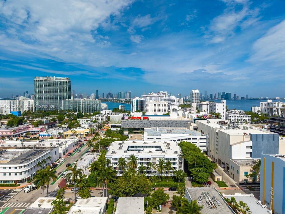 В аренду: $3,250 (1 спален, 1 ванн, 715 Квадратных фут)