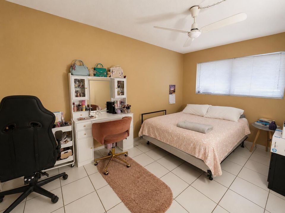 5203 NE 24 Terr, chat 2nd bdrm2