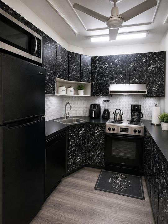 5203 NE 24 Terr, chat kitchen3